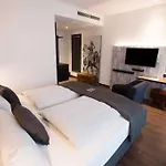 - The Niu, Saddle By Ihg מלון Fürth