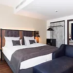 - The Niu, Saddle By Ihg מלון