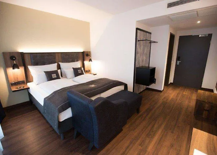 - The Niu, Saddle By Ihg Fürth