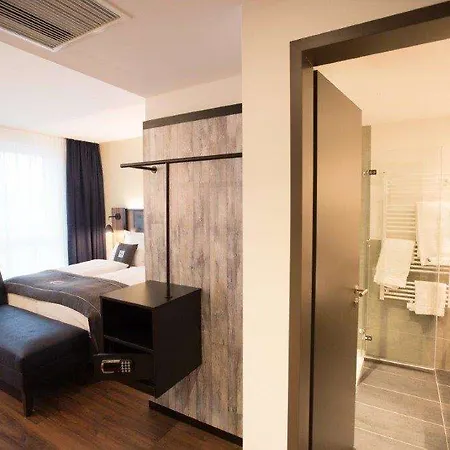 - The Niu, Saddle By Ihg Hotel Fuerth