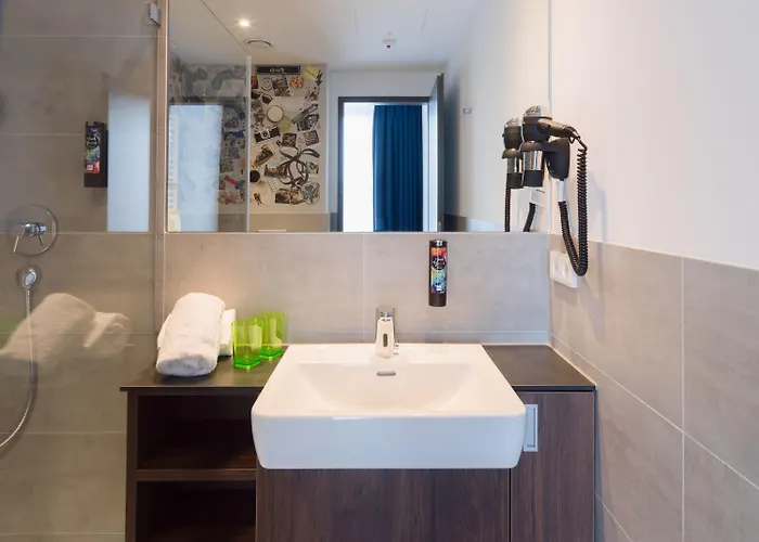 - The Niu, Saddle By Ihg Hotel